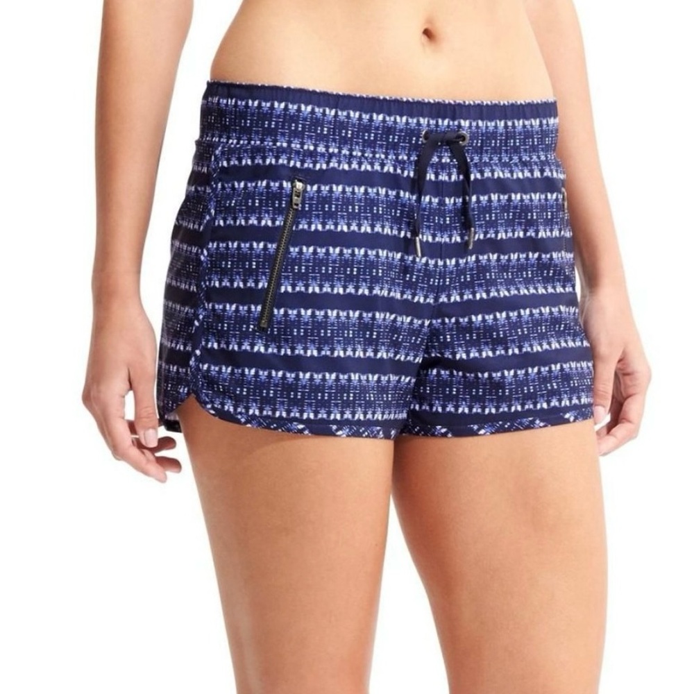 Athleta Blue & White Stripe Ikat Sway Shorts Size Small